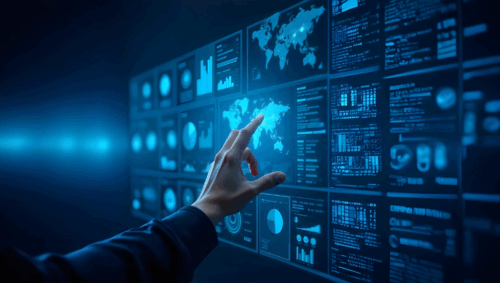 Hombre pulsando holograma tecnológico de Espacio de Datos